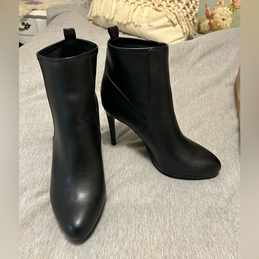 Nine West heel boot